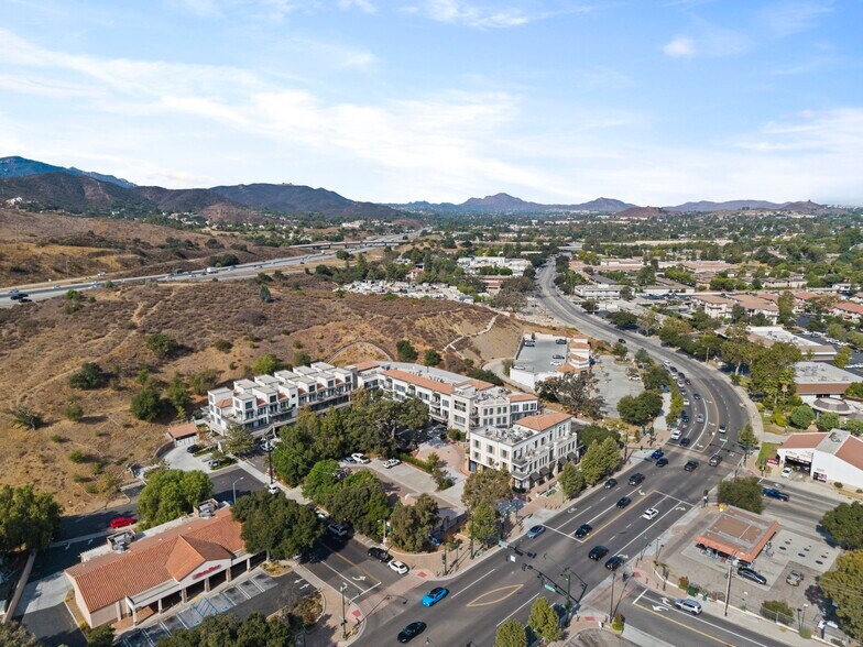 More Photos Of 1710 E Thousand Oaks Blvd, Thousand Oaks Apartments For Lease