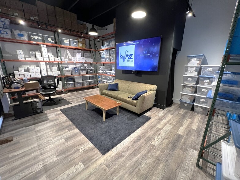 More Photos Of 18429-18437 Amistad St, Fountain Valley Flex For Lease