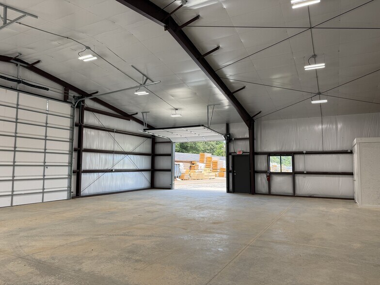 More Photos Of 1906 Dobbins Bridge Rd, Anderson Industrial For Sale