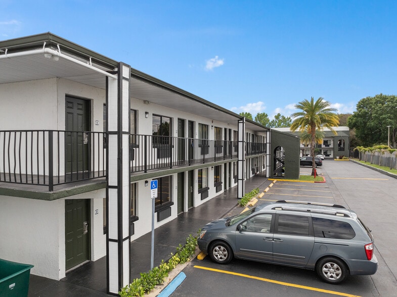 More Photos Of 3956 W Colonial Dr, Orlando Hotel For Sale