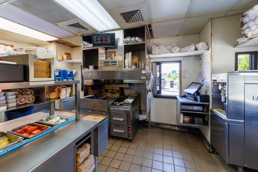 More Photos Of 12 Bo James St, Clayton General Retail For Sale