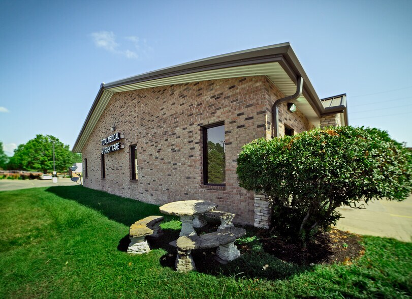 More Photos Of 15410 Ridge Park Dr, Houston Office For Sale