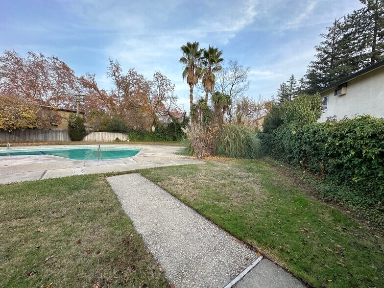 More Photos Of 834 Cathedral ct, Sacramento Land For Sale