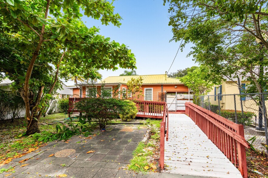 More Photos Of 23 S Swinton Ave, Delray Beach Office For Lease