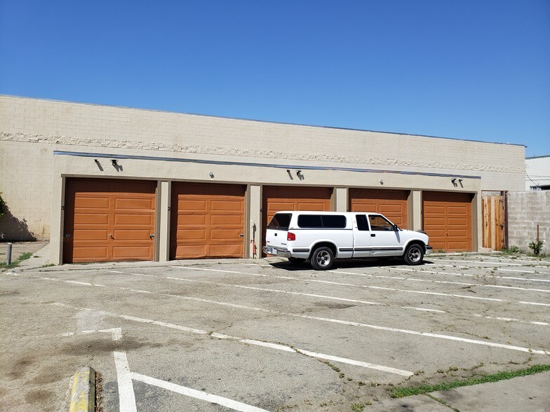 More Photos Of 2391-2395 Spring St, Redwood City Apartments For Sale