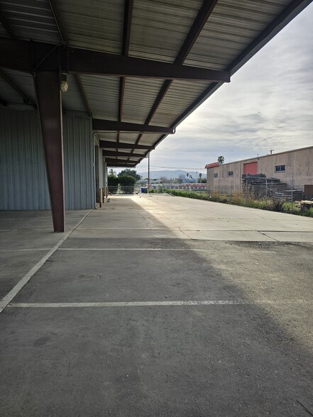 More Photos Of 103 N 1st St, Patterson Showroom For Lease