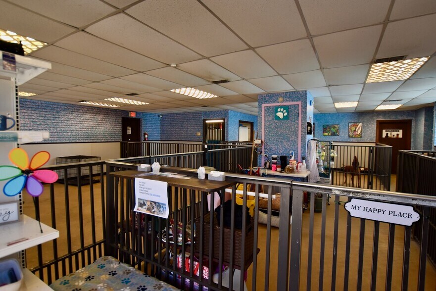 More Photos Of 90 Mary Esther Blvd, Mary Esther Freestanding For Lease