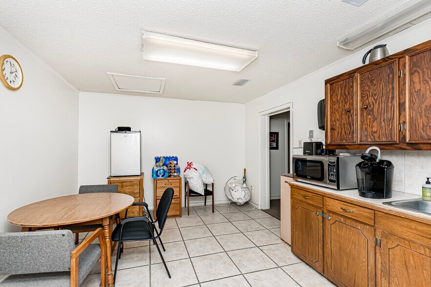 More Photos Of , Baton Rouge Office For Sale