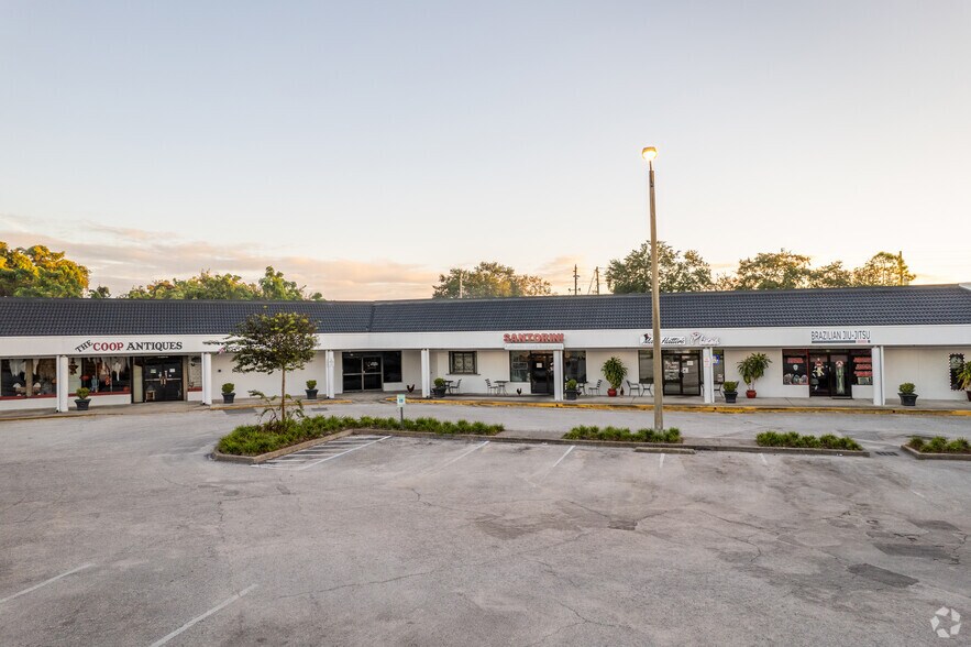 More Photos Of 81-125 Geneva Dr, Oviedo Unknown For Lease