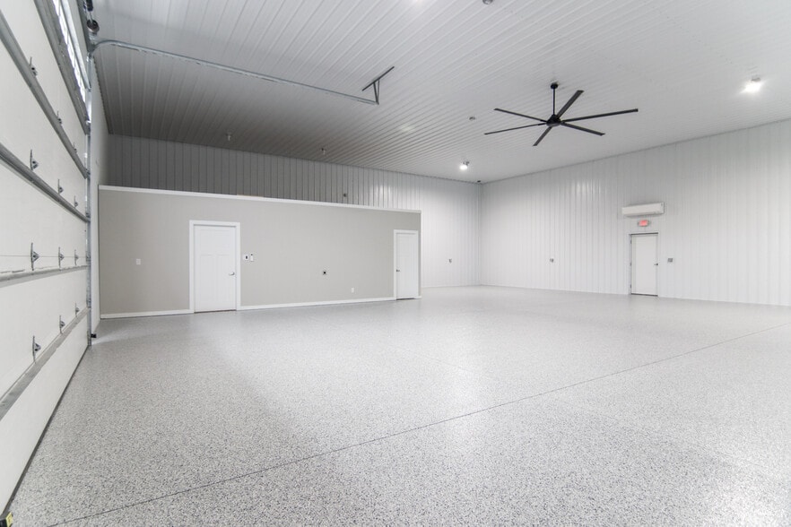 More Photos Of 409 Demoss Ave ave, Arcadia Light Distribution For Lease