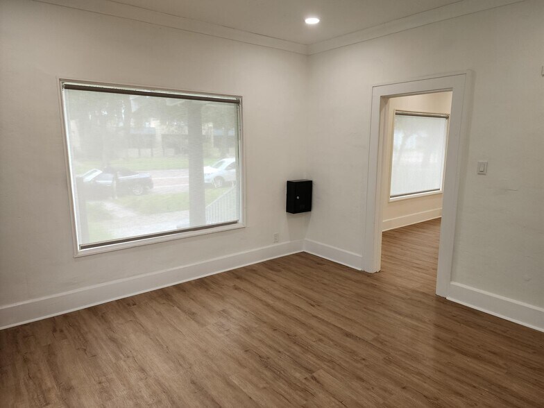 More Photos Of 2820 1st Ave N, Saint Petersburg Storefront Retail Office For Lease