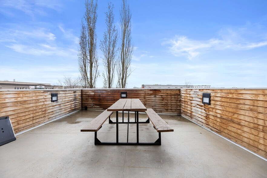 More Photos Of 261211 Wagon Wheel Way, Rocky View No 44 Light Manufacturing For Sale