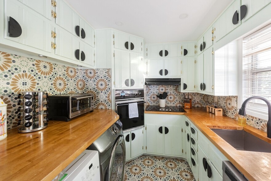 More Photos Of 1393 Markan Dr NE, Atlanta Multifamily For Sale
