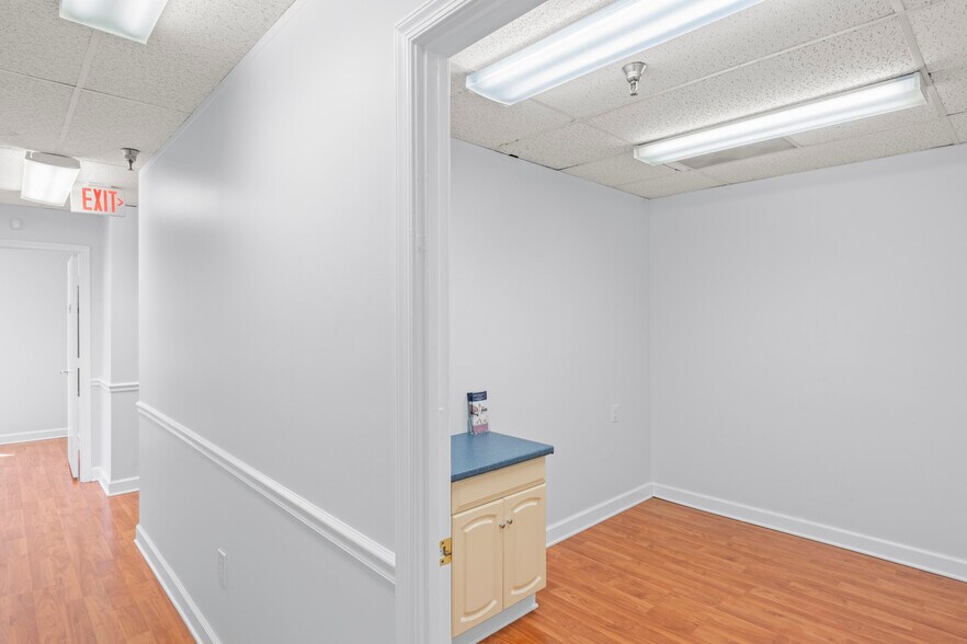 More Photos Of 5514 Alma Ln, Springfield Medical For Lease