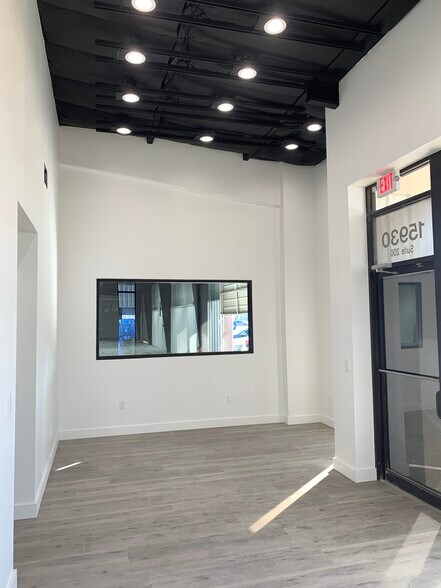 More Photos Of 15930 Cypress North Houston Rd, Cypress Warehouse For Lease