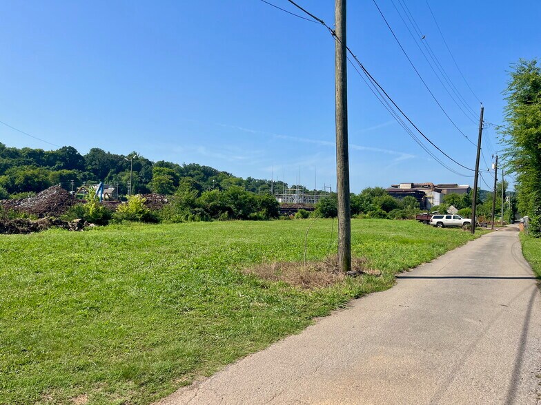 More Photos Of 2523 Burnside Street St, Knoxville Land For Sale