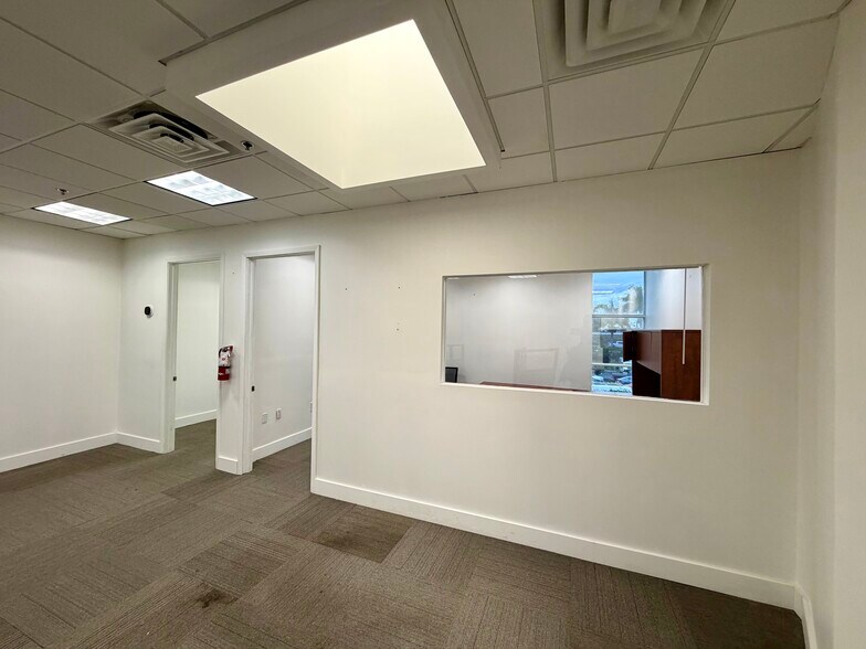 More Photos Of 7500 NW 25th St, Miami Office For Sale