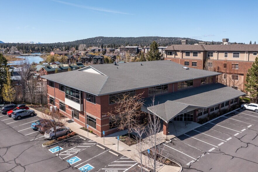 More Photos Of 395 SW Bluff Dr, Bend Office For Lease