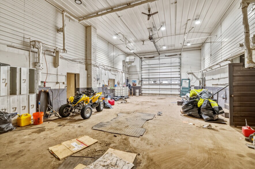 More Photos Of 3450 Mid Valley Dr, De Pere Flex For Sale