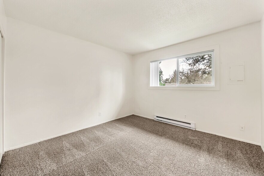 More Photos Of 16300-16400 E Burnside St, Gresham Apartments For Sale