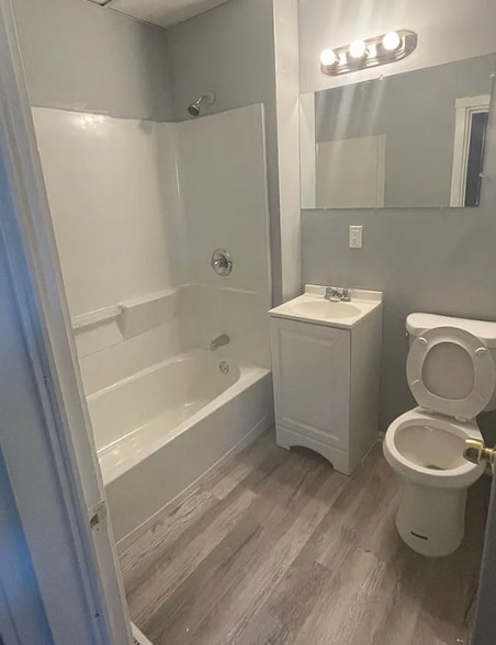 More Photos Of 152-154 Brook St, Hartford Apartments For Sale