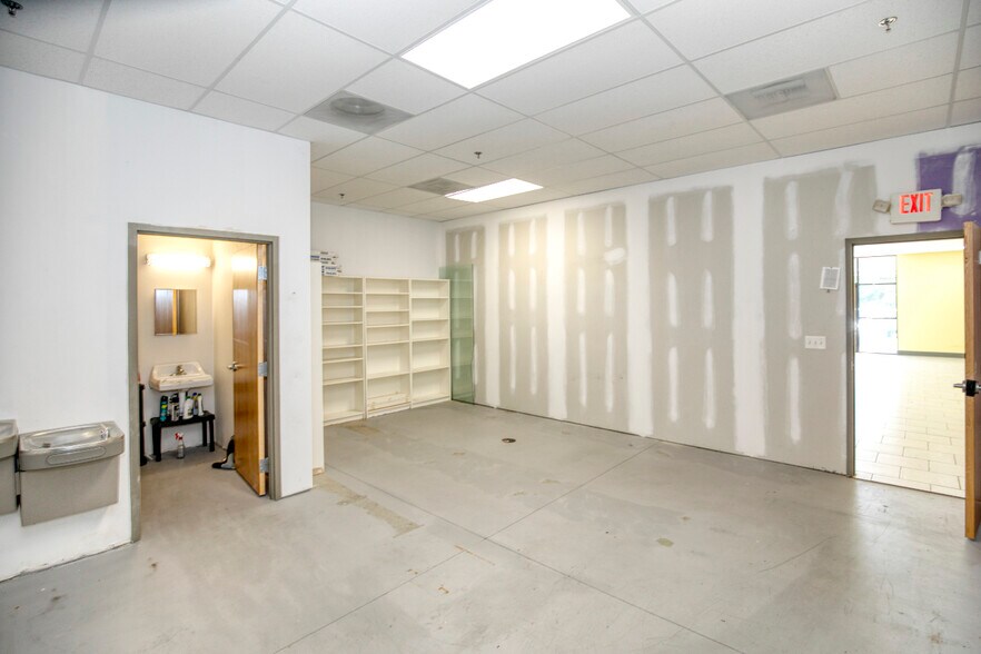 More Photos Of 11657 Lakeridge Pky, Ashland Unknown For Lease