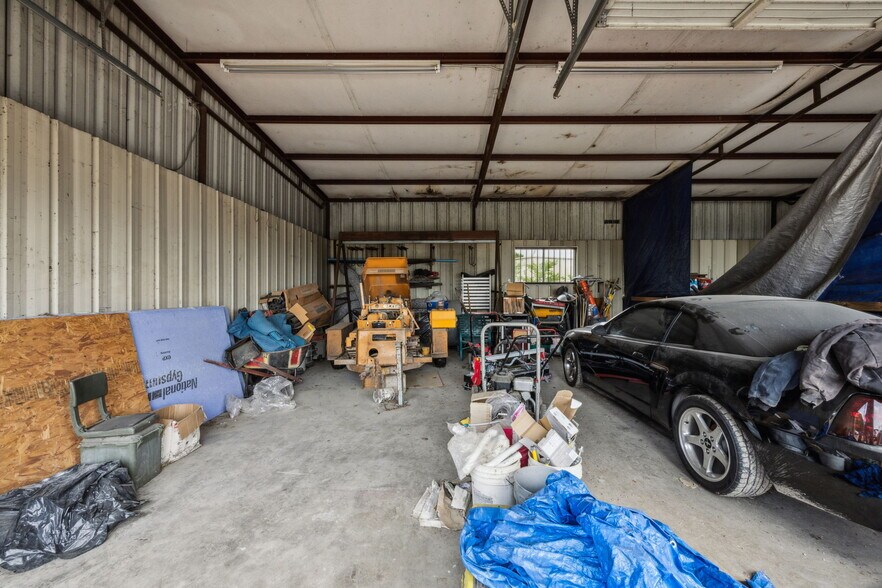 More Photos Of 449 National Dr, Rockwall Warehouse For Sale