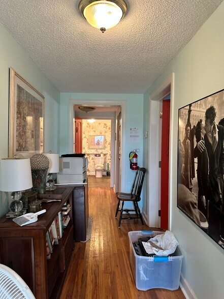 More Photos Of 1048 Klondike Rd, State Road Office For Sale