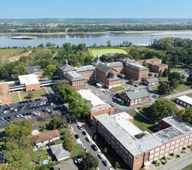 More Photos Of 320 E Ripa Ave, Lemay Schools For Sale