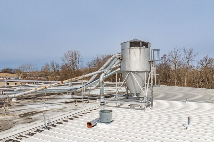 More Photos Of 151 Midler Park Dr, Syracuse Manufacturing For Sale