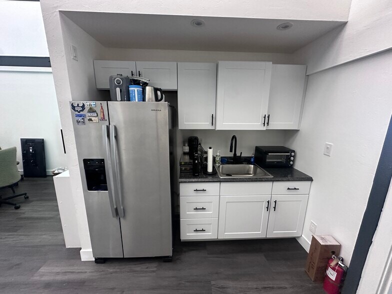 More Photos Of 4885 S 900 E, Salt Lake City Office For Sale