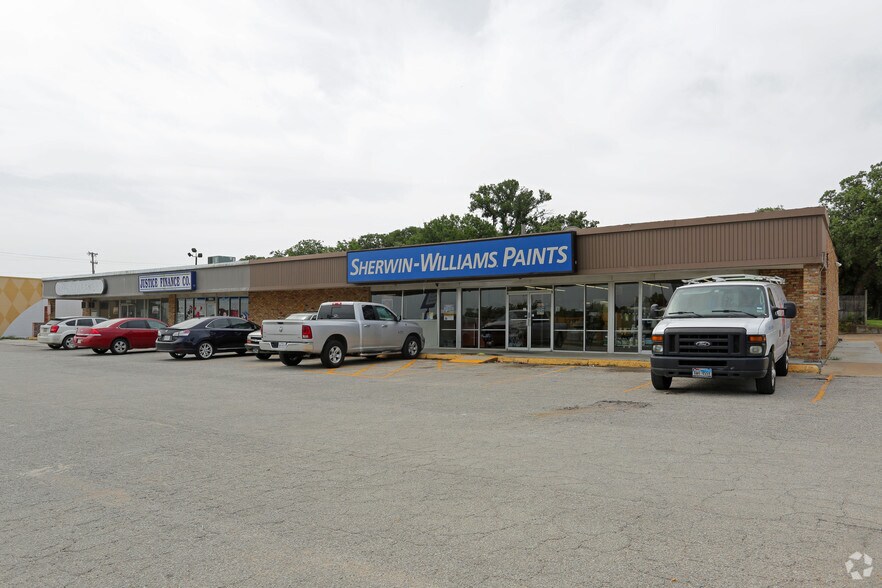 More Photos Of 5020-5026 E Lancaster Ave, Fort Worth Freestanding For Lease