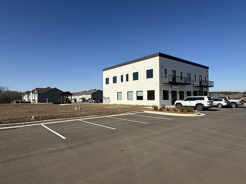 More Photos Of 405 Mountain Blvd S, Jasper Restaurant For Lease