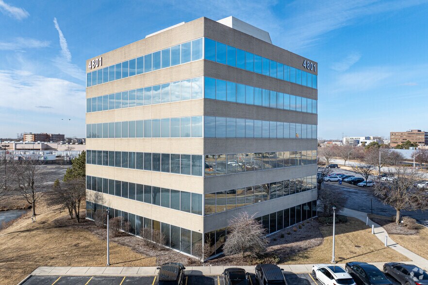 More Photos Of 4801 Southwick Dr, Matteson Medical For Lease