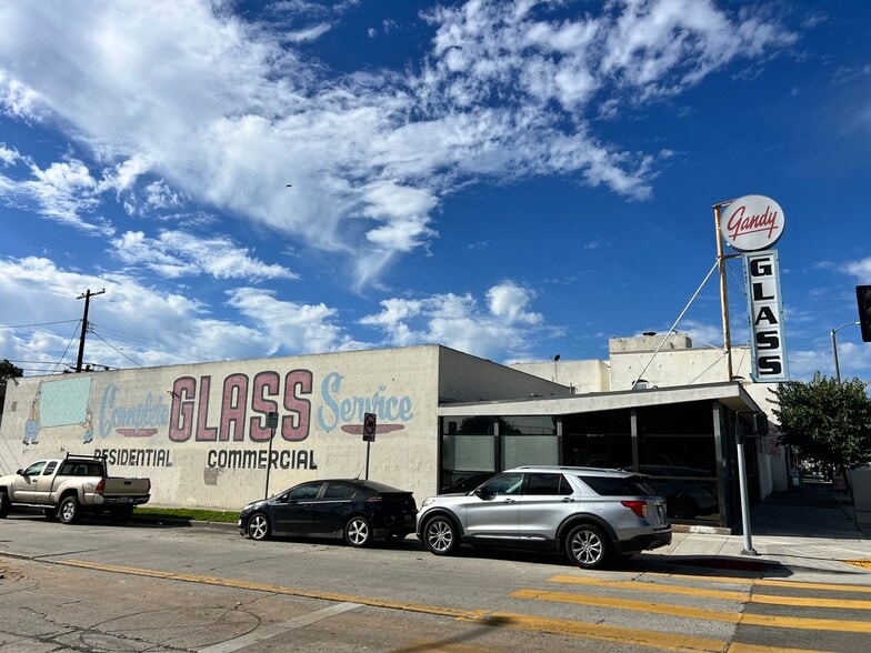 Primary Photo Of 702 W Anaheim St, Wilmington General Retail For Sale