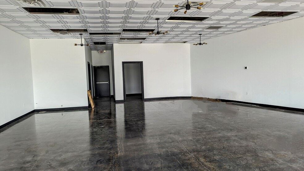 More Photos Of 9710 S Kirkwood Rd, Houston Unknown For Lease