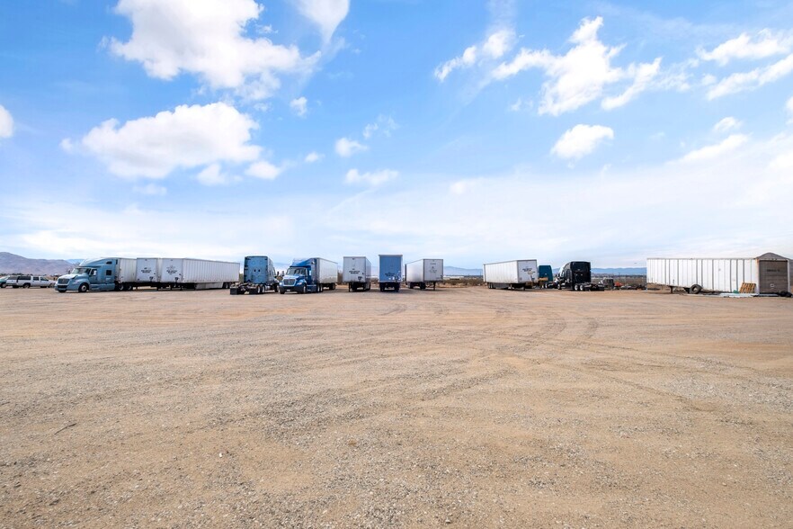 More Photos Of 18142 Navajo Rd, Apple Valley Truck Terminal For Lease