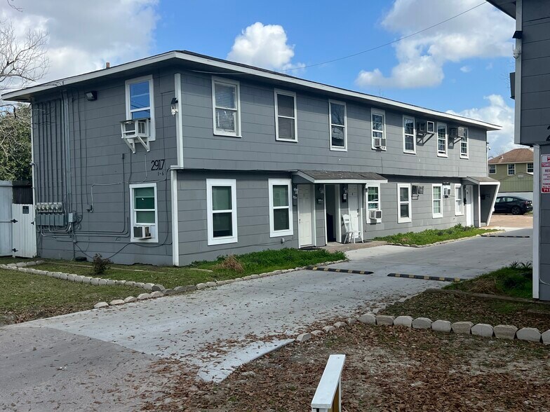 More Photos Of 2917-2919 Ashley St, Houston Apartments For Sale