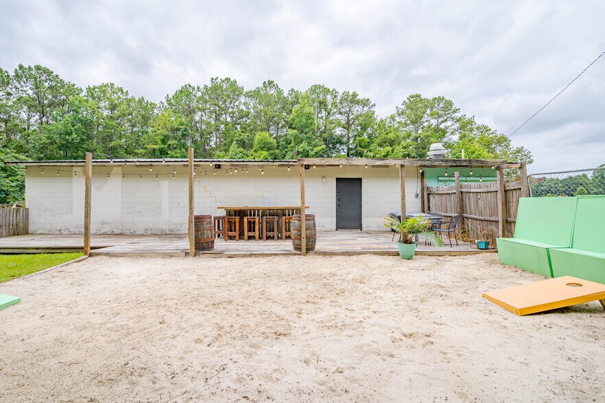 More Photos Of 161 Vfw Pky, Jacksons Gap Restaurant For Sale