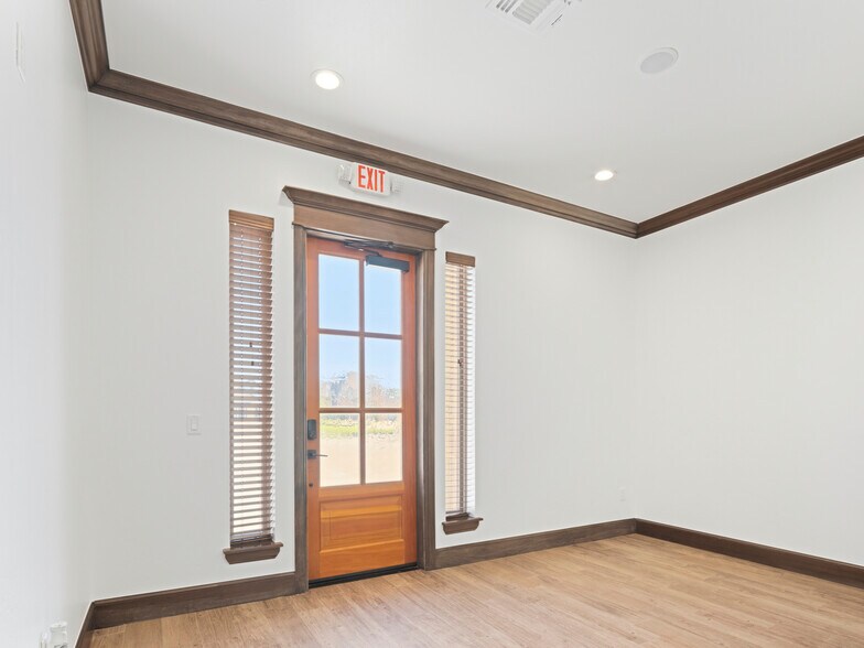 More Photos Of 1111 Magnolia Ct, Moore Unknown For Lease