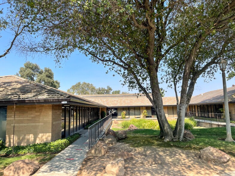 More Photos Of 4441 Auburn Blvd, Sacramento Office For Sale
