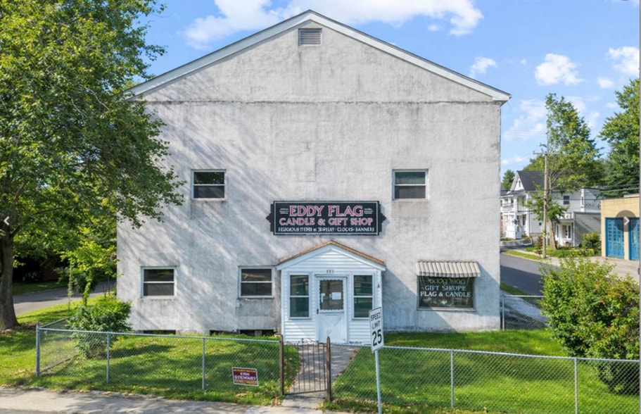 More Photos Of 500 Burritt St, New Britain Light Distribution For Sale