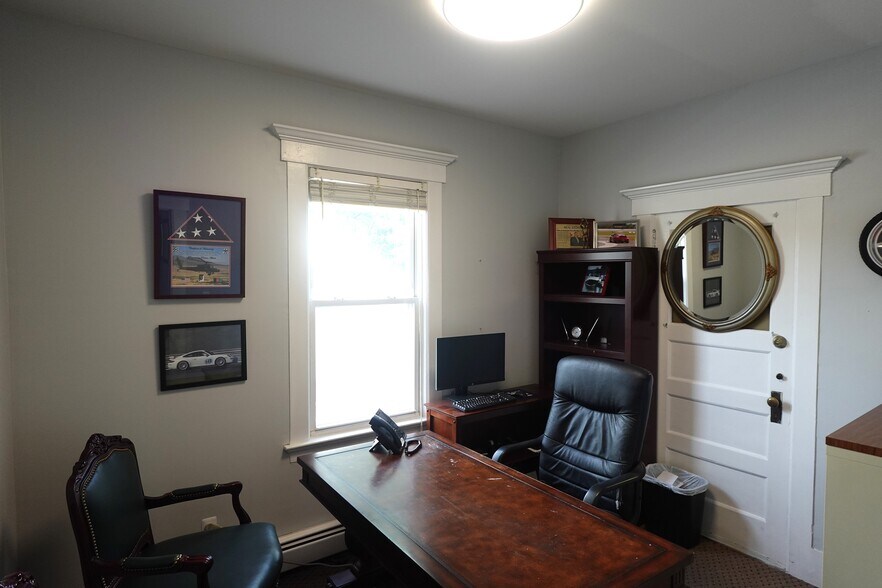 More Photos Of 235 Everett Ave, Wyckoff Office For Sale