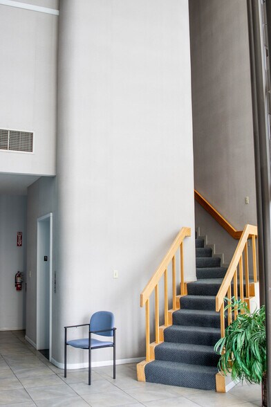 More Photos Of 10 Pasadena Ave N, Saint Petersburg Medical For Sale