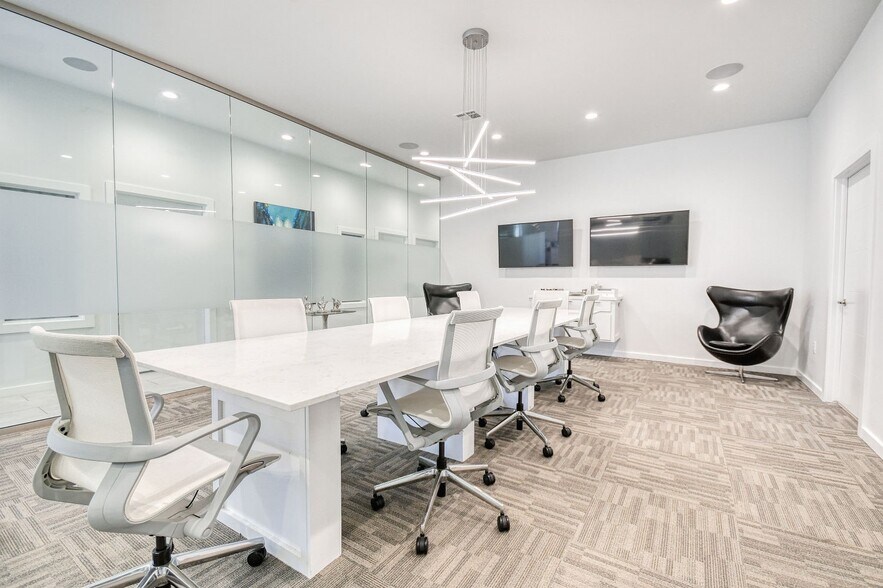 More Photos Of 3401 W Rock Creek Rd, Norman Office For Lease