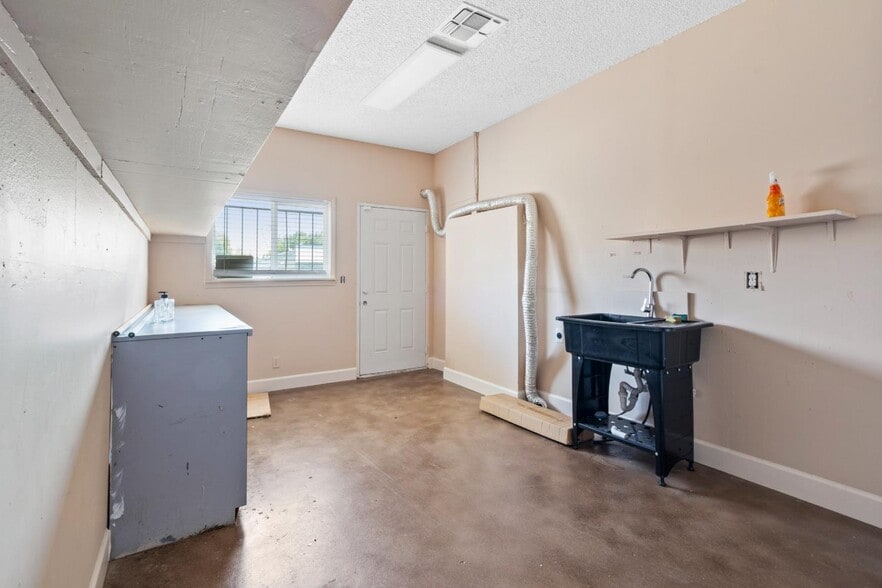 More Photos Of 4141 E Gettysburg Ave, Fresno Freestanding For Sale