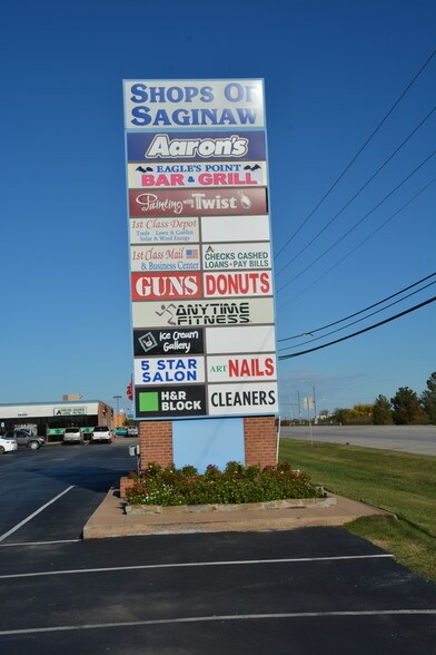 More Photos Of 1029 N Saginaw Blvd, Saginaw Storefront For Lease