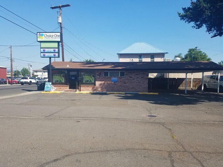 Primary Photo Of 519 S Riverside Ave, Medford Office Residential For Sale