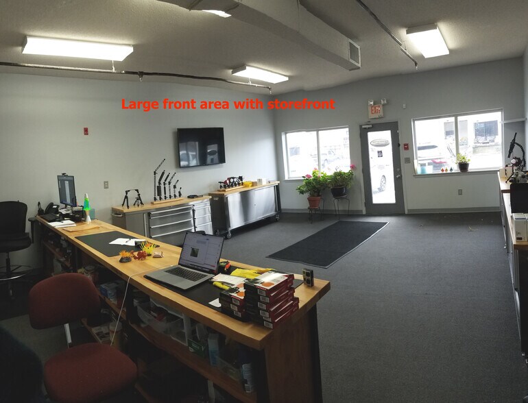 More Photos Of 16 Manning St, Derry Unknown For Lease