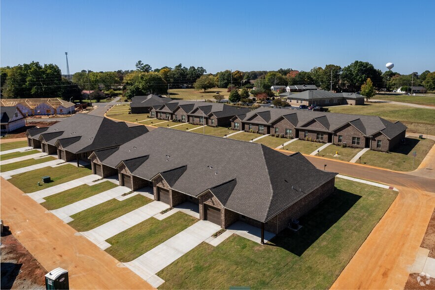 More Photos Of 18103 Mae Cir, Athens Apartments For Sale